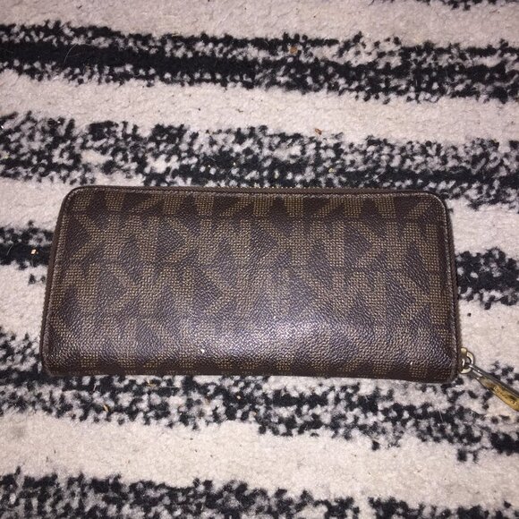 MICHAEL Kors Monogram Wallet Brown - Picture 4 of 5